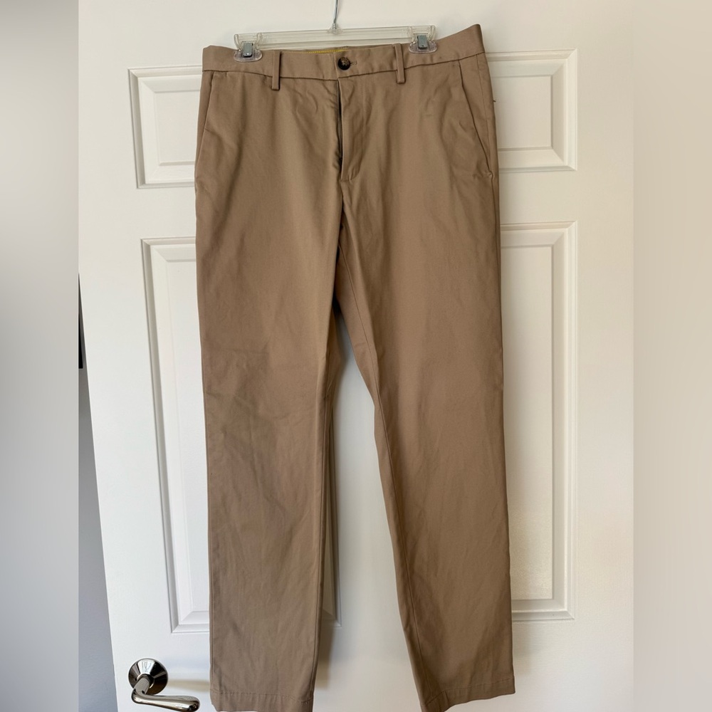 Banana Republic Men's Classic Khaki Pants - Casual Straight Fit 31W32L